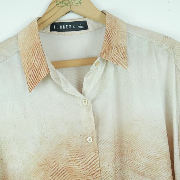 Lioness Small Top Oversized Button Up Silky Neutral Textured Print Glam Blouse - Picture 3 of 9
